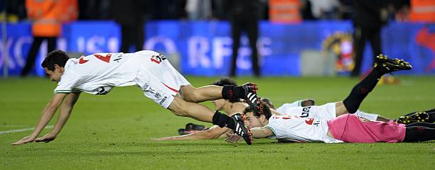 却不逊色于 却不逊色于